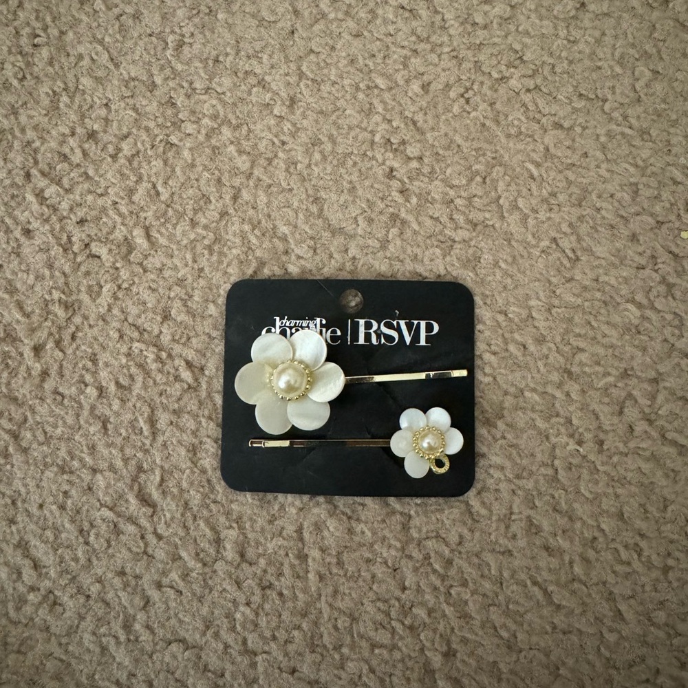 RSVP by Charming Charlie Ivory Hair Clips